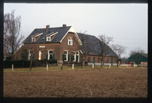 D 015 Boerderij 'de Kalverpas', nu bewoond door de familie M. Jansen